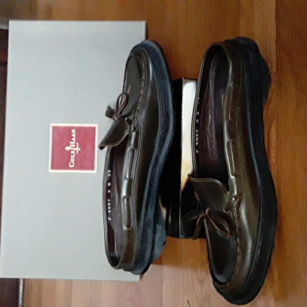 Cole Haan Country Mule, slip on loafer style, army green/brown, Size 5M